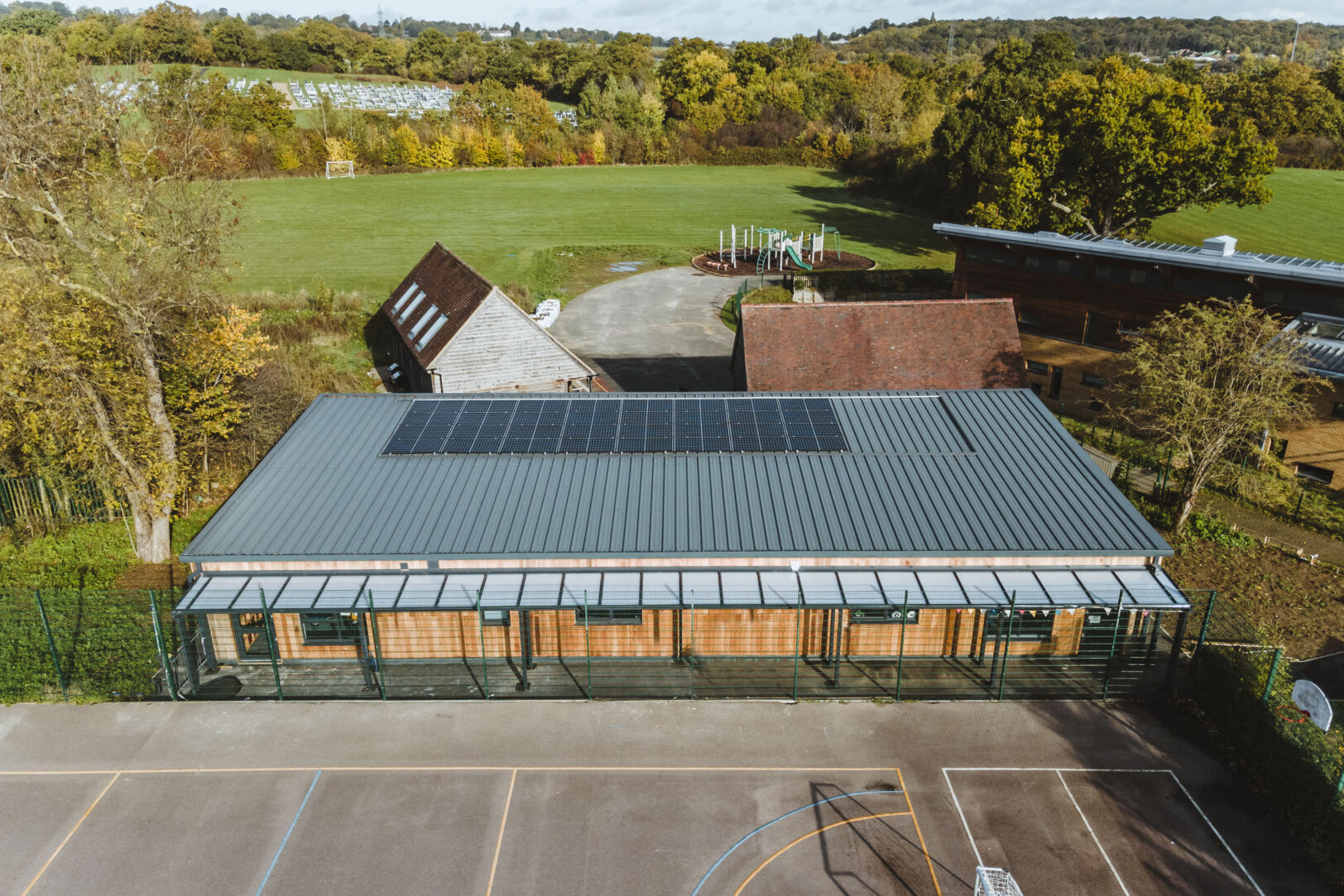 Broadfields Primary School Middlesex, Net Zero Buildings, External view of the school