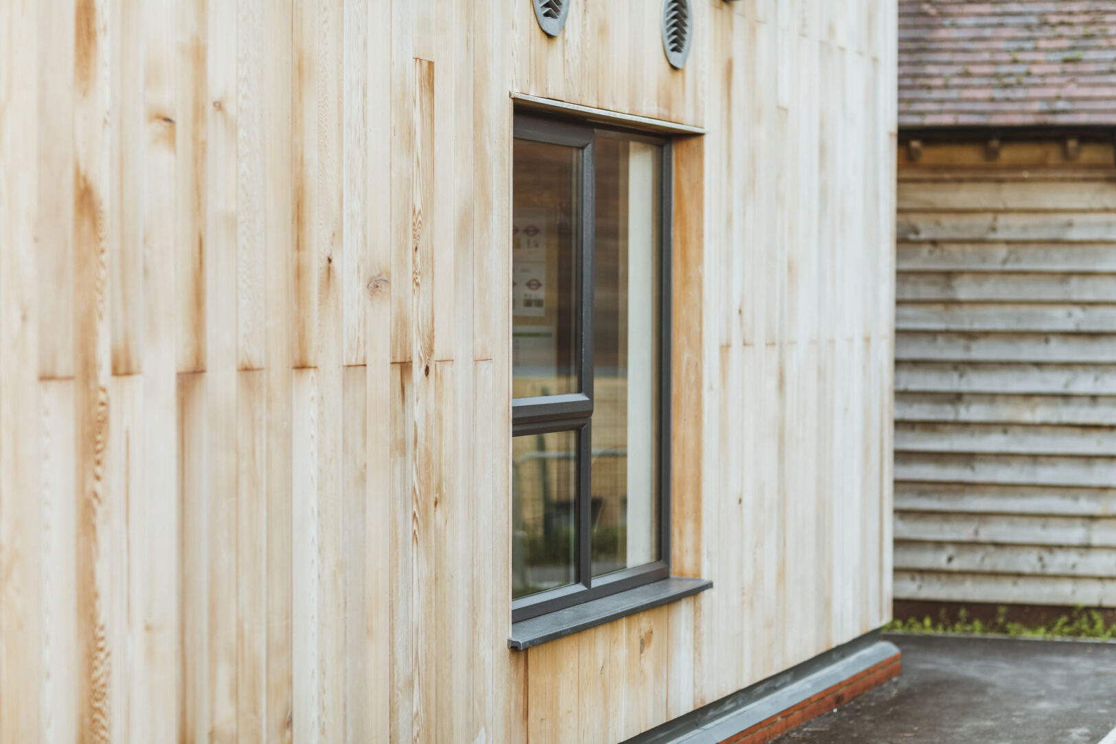 Broadfields Primary School Middlesex, Net Zero Buildings, External view of the school window